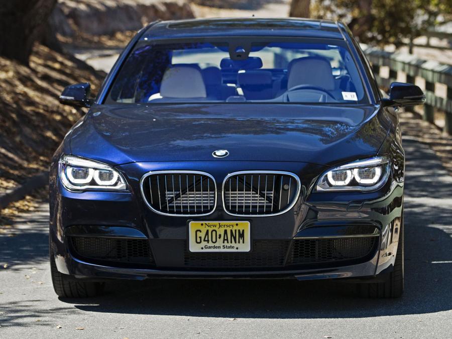  BMW 760Li M Sport Package 2012 года  (US) (фото 7 из 8)